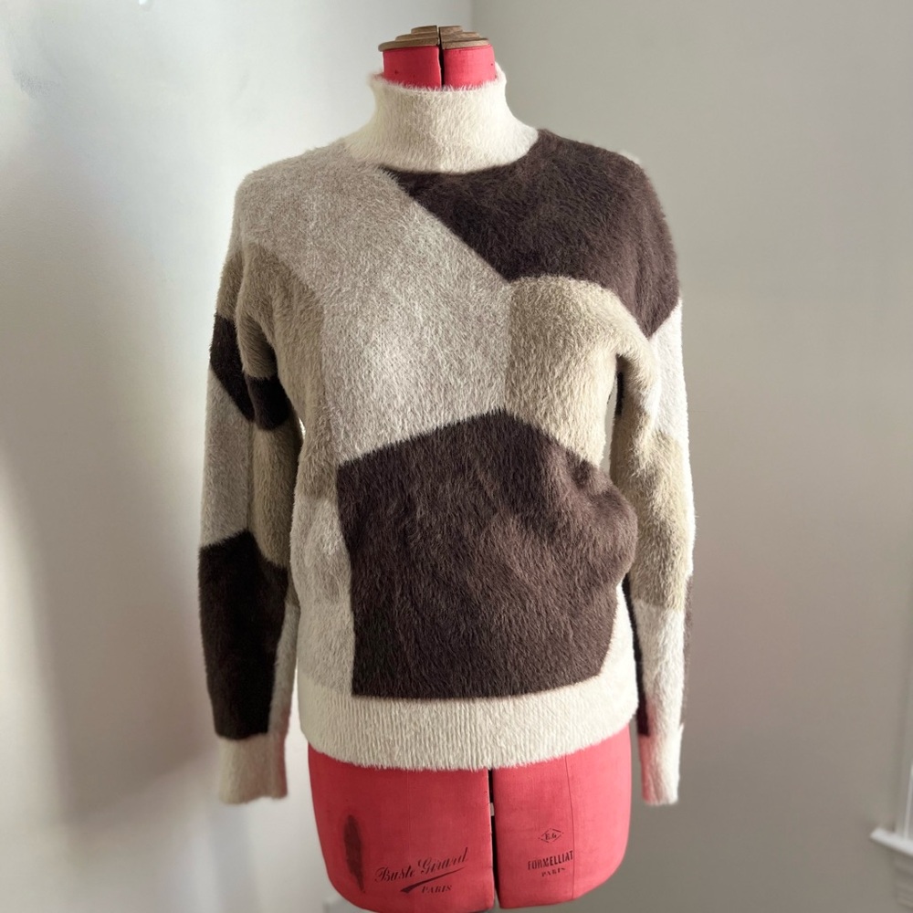 Michelle Nicole Sweater (M)